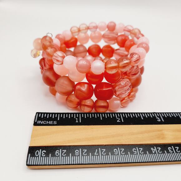 Vintage 1950s Lucite Moonglow Beaded Memory Wire Bracelet 4 Row Pink Coral Beads - Picture 11 of 12